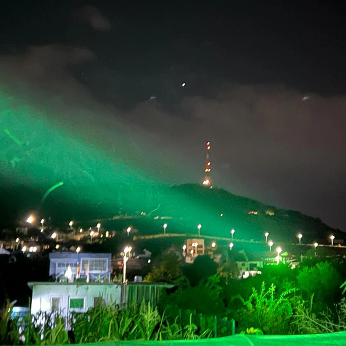 Lanterna PNI Adventure F750 Green Light PNI-ADVF750, aluminiu, LED 10W, 500 lm, pana la 850 m, 4000mAh, IP44, 4000mAh inclus, cu alimentator PNI CHG300 inclus - Imagine 10