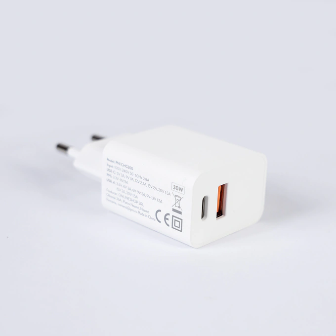 Lanterna PNI Adventure F750 Green Light PNI-ADVF750, aluminiu, LED 10W, 500 lm, pana la 850 m, 4000mAh, IP44, 4000mAh inclus, cu alimentator PNI CHG300 inclus - Imagine 6